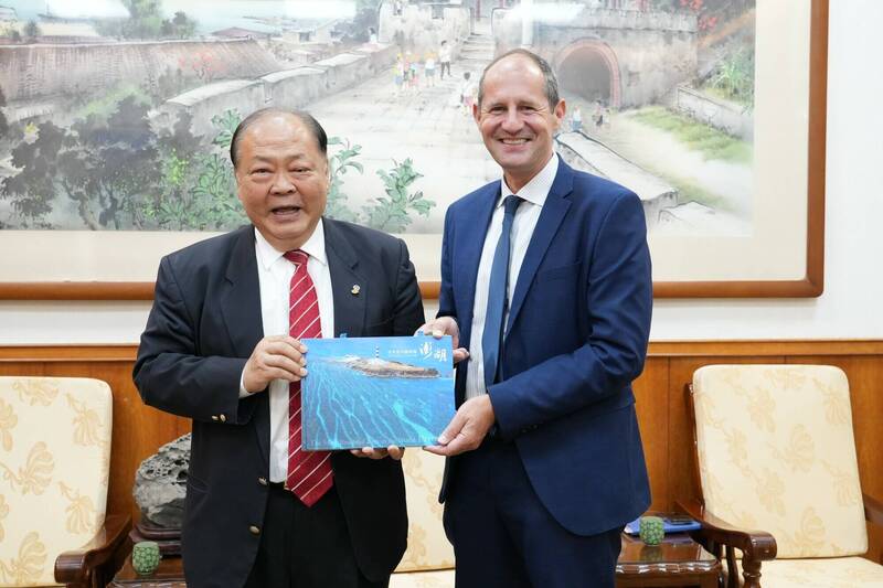 歐洲經貿辦事處長谷力哲拜會陳光復 促進雙邊交流與合作