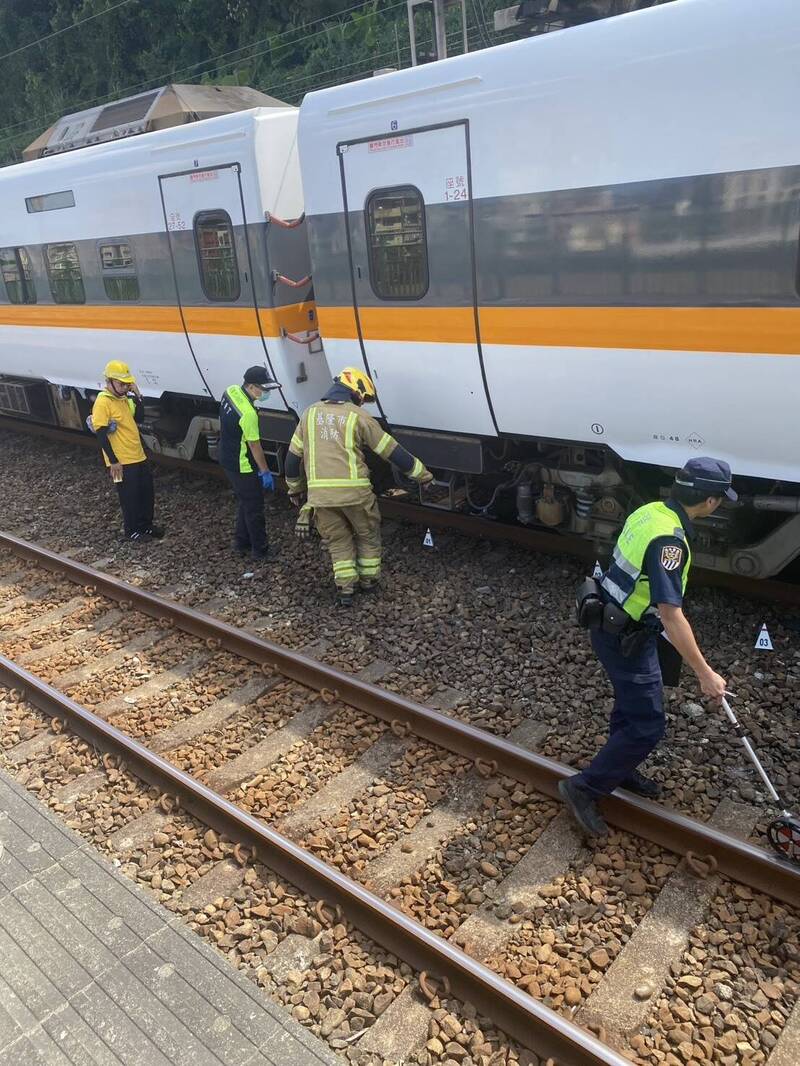 台鐵太魯閣列車進站撞死乘客 男子疑跳軌遭輾斃