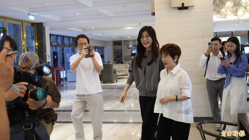 由衷欽佩洪秀柱  鄭麗文：她在我心中 永遠是個巨人