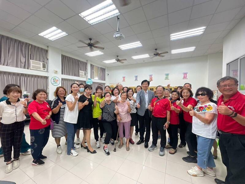 退場校園轉型終身學習新場域 台南樂齡學習奪全國特優獎200萬