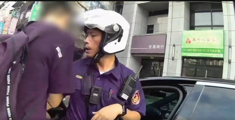紅線違停露餡！毒駕男遇警盤查  抗拒逃逸被壓制