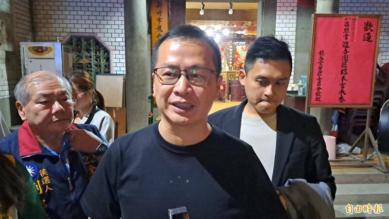 國民黨主席候選人羅智強今晚出席新竹市龍台宮舉辦的基層座談會,呼籲君子之爭。(記者洪美秀攝) 國民黨主席候選人羅智強今晚出席新竹市龍台宮舉辦的基層座談會,呼籲君子之爭。(記者洪美秀攝)