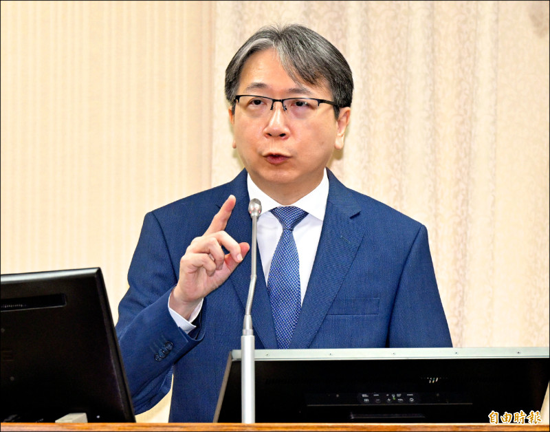 黃國昌爆養狗仔 查有無境外資金介入