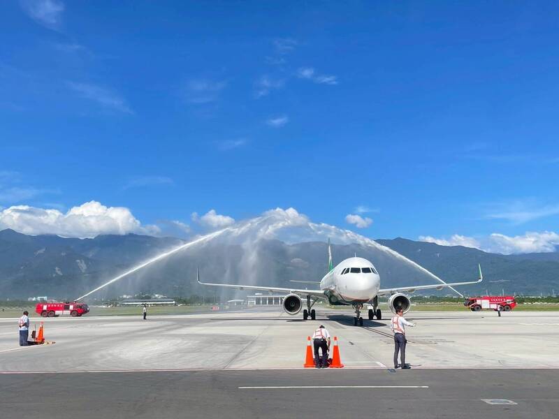 台東-澎湖雙向包機今首航 各184名旅客異地三日遊