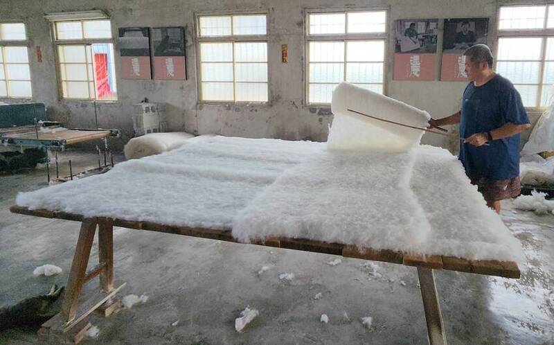 從一絲棉絮到一床棉被 職人蔡順龍傳承「棉被窟」真功夫