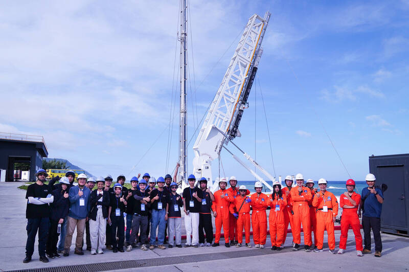 陽明交大「Asfaloth-2025」科研火箭旭海升空 台灣太空科技再邁進