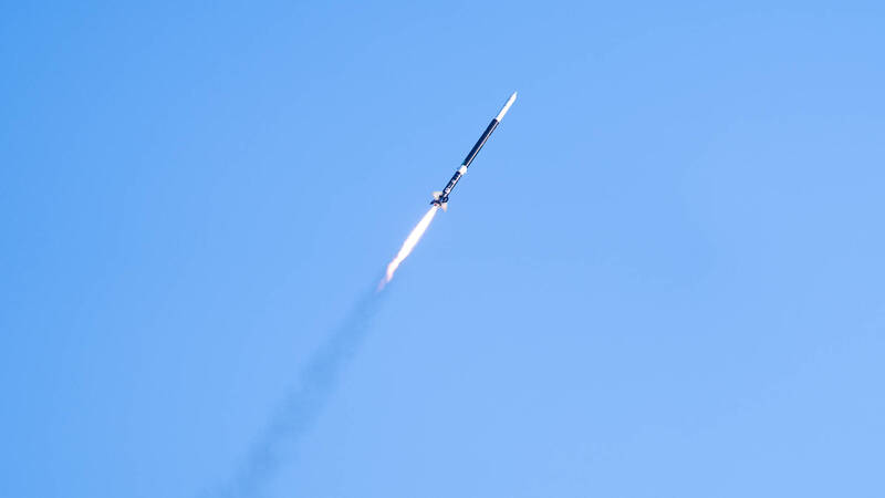 國立陽明交通大學機械工程學系與太空系統工程研究所跨實驗室團隊打造的科研探空火箭「Asfaloth-2025」。（國家太空中心（TASA）提供）