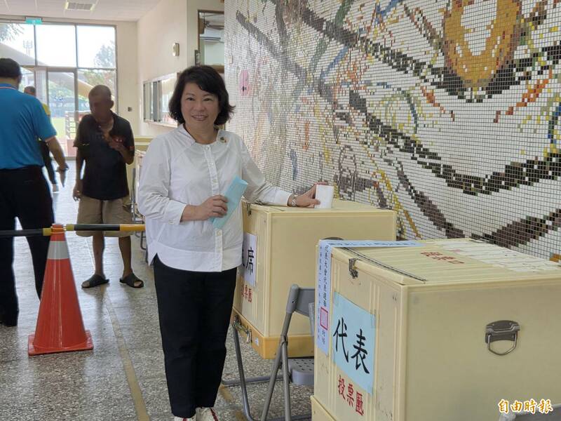 黃敏惠恭喜鄭麗文當選 籲選後團結、世代間互相合作