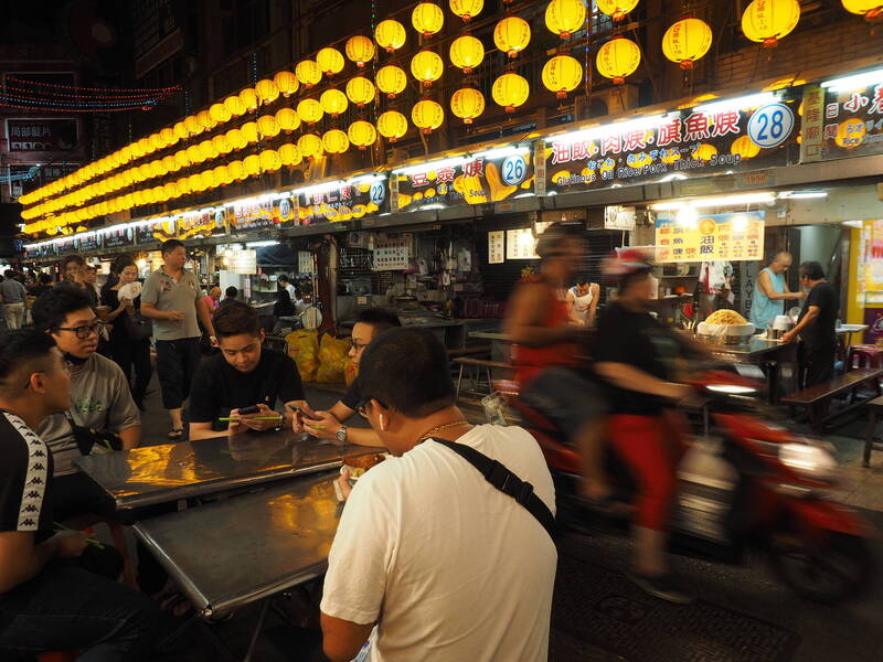 基隆廟口潛規則？網曝點一碗滷肉飯 店家「問一句話」後秒拒絕