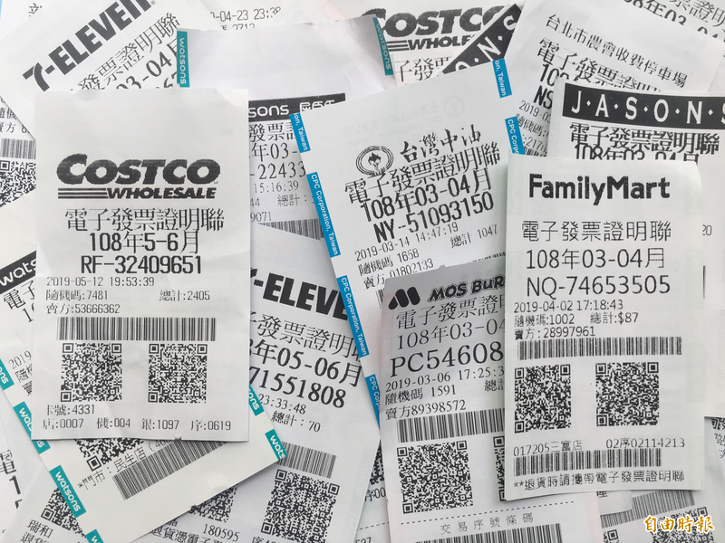 育兒觀不同母女吵翻 媽媽怒掀兩大盒收據對帳「從奶粉算到畢旅」