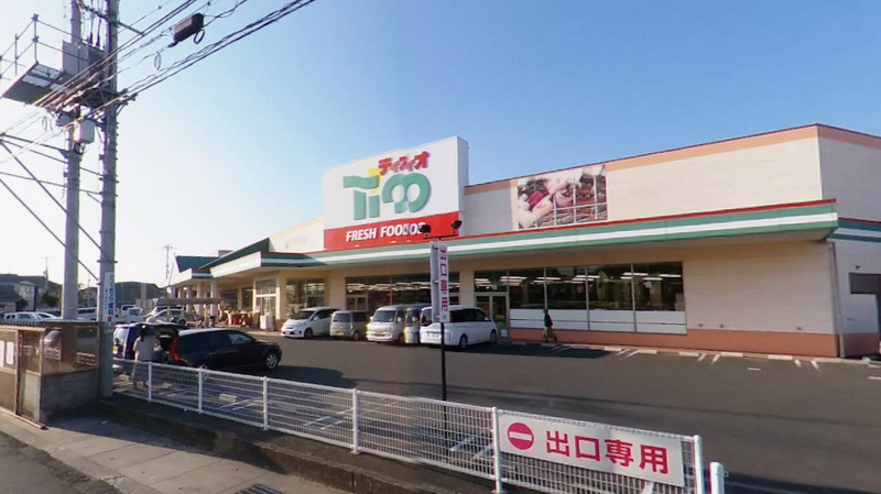 日本冈山市93岁老翁,开车接连撞击量贩店、其他车辆和民宅。图为事发店面。(图撷自Google街景) 日本冈山市93岁老翁,开车接连撞击量贩店、其他车辆和民宅。图为事发店面。(图撷自Google街景)