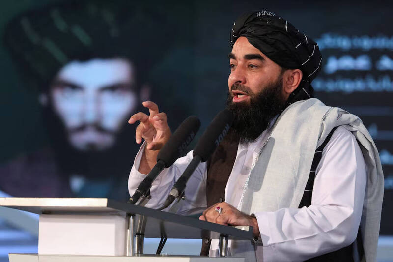 阿富汗神学士(塔利班)政府发言人穆贾希德(Zabihullah Mujahid)指责巴基斯坦军队攻击阿富汗南部地区,并声称已摧毁巴基斯坦据点。卡达外交部19日凌晨表示,巴基斯坦与阿富汗双方在卡达首都杜哈会谈中同意「立即停火」。(路透) 阿富汗神学士(塔利班)政府发言人穆贾希德(Zabihullah Mujahid)指责巴基斯坦军队攻击阿富汗南部地区,并声称已摧毁巴基斯坦据点。卡达外交部19日凌晨表示,巴基斯坦与阿富汗双方在卡达首都杜哈会谈中同意「立即停火」。(路透)