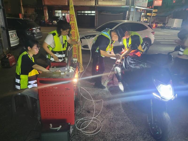 豐原公老坪假日環警監聯合稽查 一口氣查獲11輛改裝車