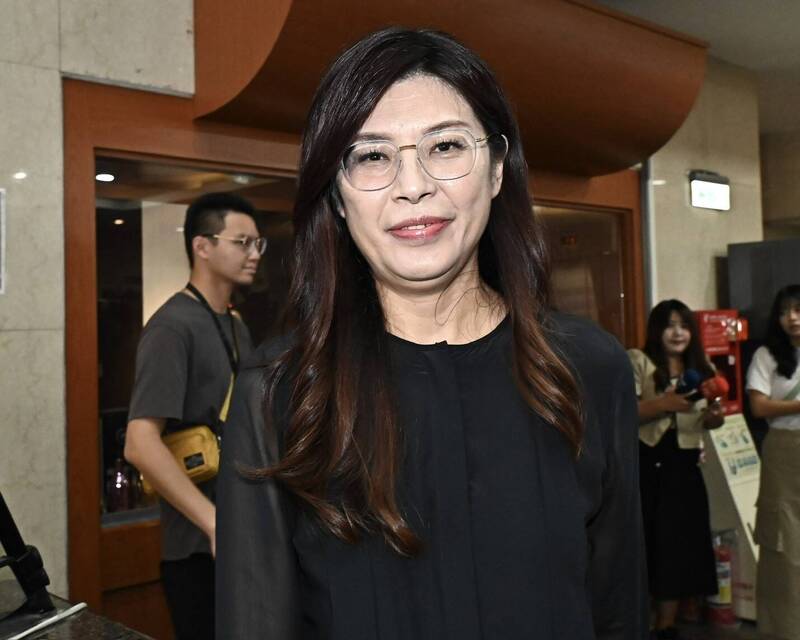 習近平電賀、賴總統只送花藍 鄭麗文：有一點遺憾沒這格局