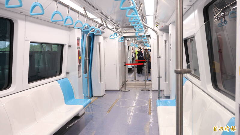 新北捷運三鶯線列車車廂。(記者黃政嘉攝) 新北捷運三鶯線列車車廂。(記者黃政嘉攝)