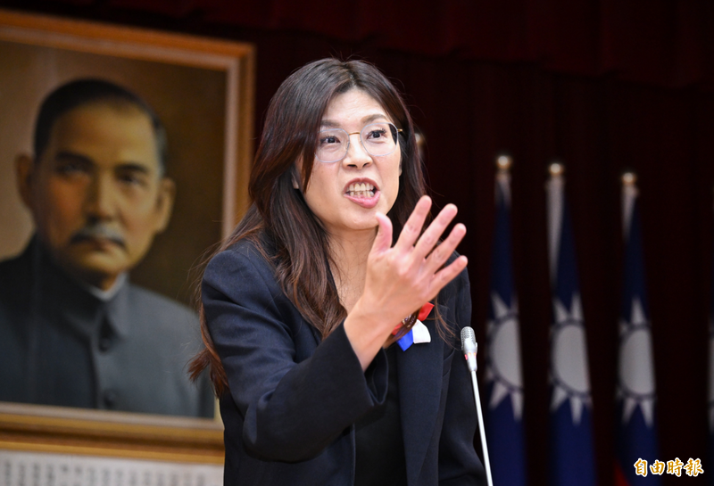 鄭麗文抱怨賴清德只送花籃 陳時奮:沒家教又媚中才是台灣悲哀