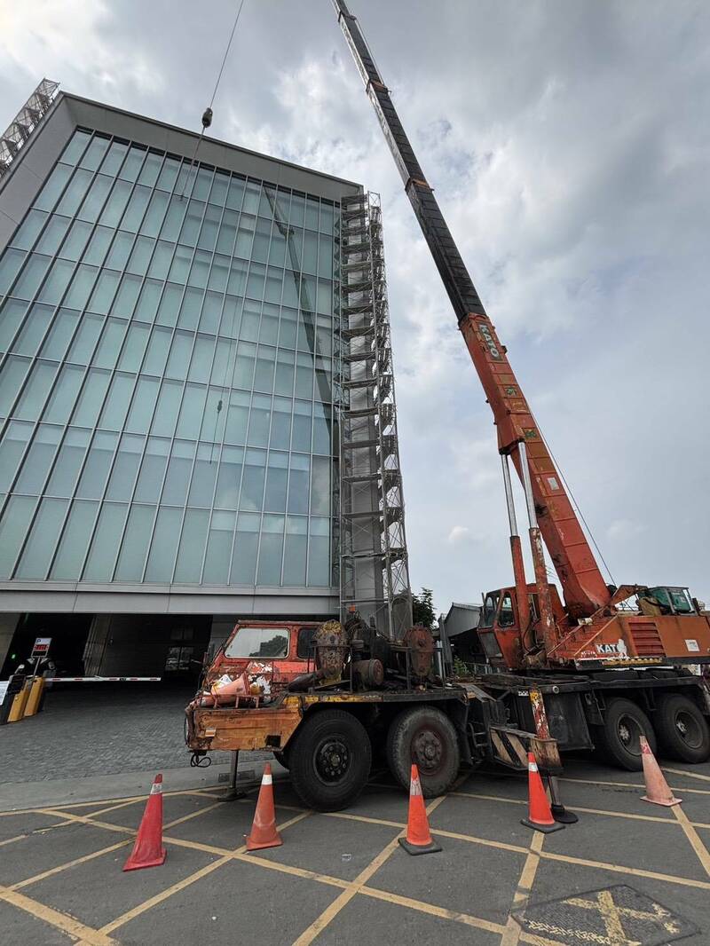 劳工局今早前往工地进行安全稽查。(高雄市劳工局提供) 劳工局今早前往工地进行安全稽查。(高雄市劳工局提供)