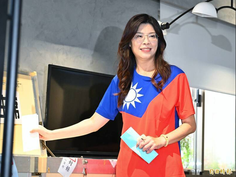 鄭麗文當選國民黨主席 顏擇雅：藍營骨子裡不團結、一片焦慮