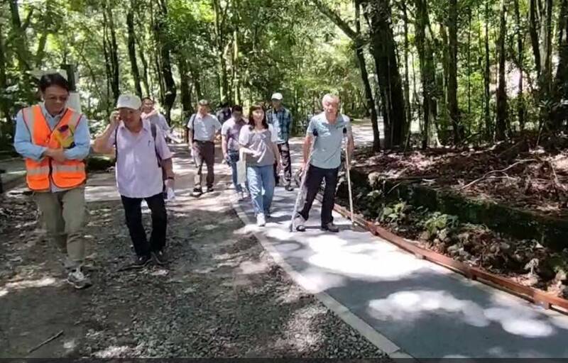 友善山友 雪見遊憩區首條「無障礙友善步道」完工啟用