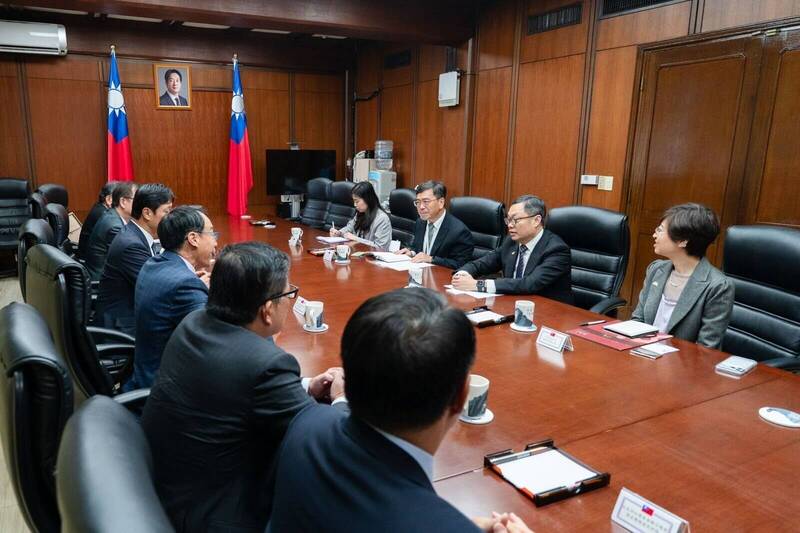 接見世總新任總會長 外交部次長陳明祺:盼台商續助推動外交