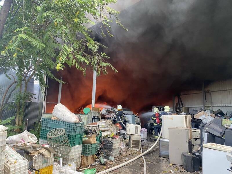 資源回收場電線老舊釀火災波及消防器材公司 業者判刑、賠償千萬元