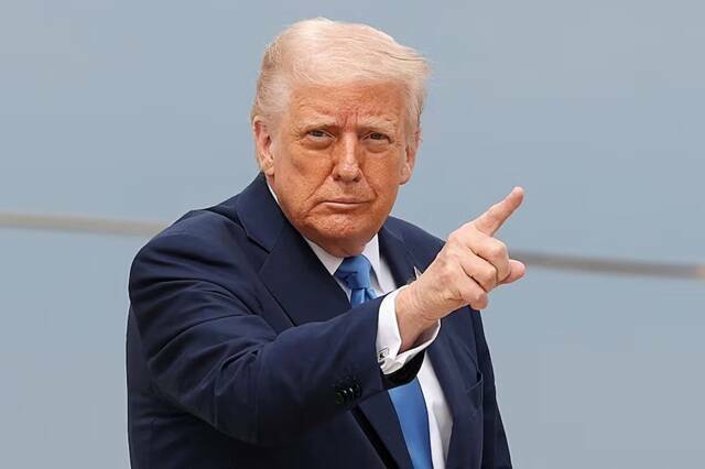 川普第二任期首度制裁俄罗斯,锁定两大油企切断战争金流。(路透资料照) 川普第二任期首度制裁俄罗斯,锁定两大油企切断战争金流。(路透资料照)