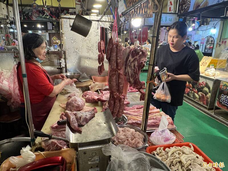 豬隻禁宰5天!桃園民眾傳統市場搶購溫體豬肉 攤商將配合休假
