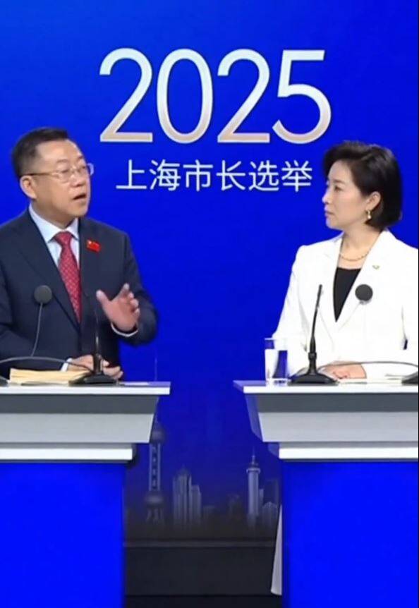 影片提到中共垮台后,上海于2025年举行市长选举,候选人公开进行政见辩论。(撷取自X平台帐号 @WesterAOC) 影片提到中共垮台后,上海于2025年举行市长选举,候选人公开进行政见辩论。(撷取自X平台帐号 @WesterAOC)