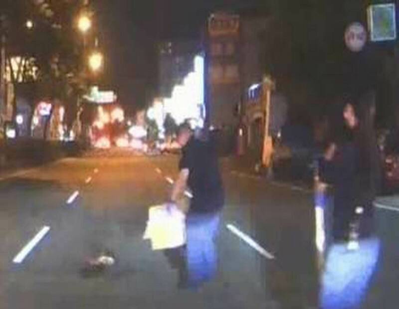 彰化警分局两名员警抢救喵星人。（图由警方提供）