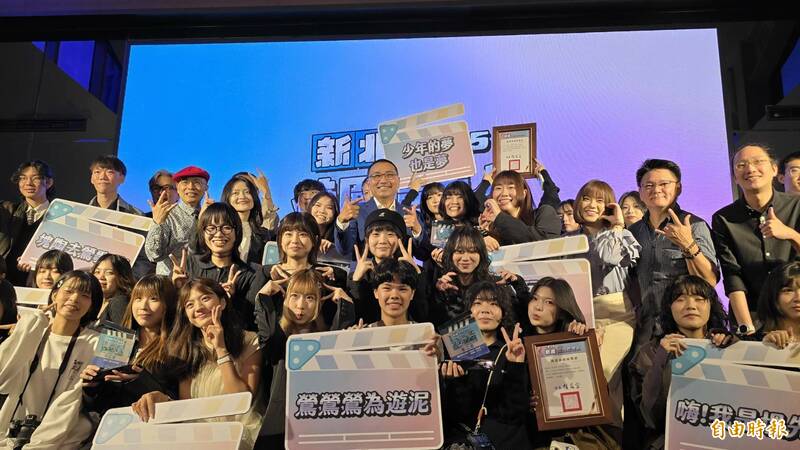 新北校園廣告人輔大斬獲前3名 「讓玩具繼續發光」奪首獎