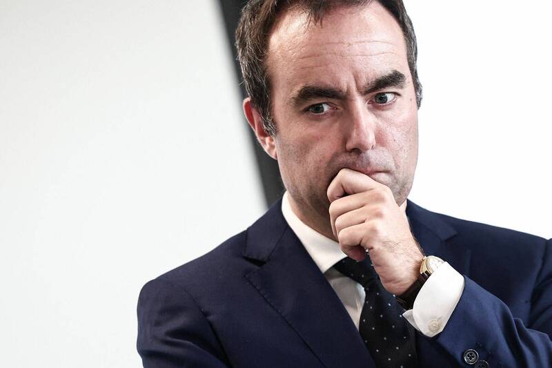 法国社会党24日扬言,若无法满足其所主张的预算条件、即超级富豪必须缴更多税,该党将于下周提交不信任案,发动倒阁。图为总理勒克努。(法新社) 法国社会党24日扬言,若无法满足其所主张的预算条件、即超级富豪必须缴更多税,该党将于下周提交不信任案,发动倒阁。图为总理勒克努。(法新社)