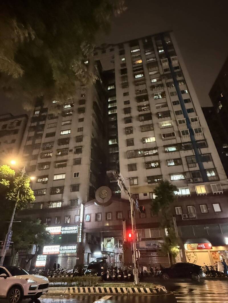 死者住處外觀。(記者徐聖倫翻攝) 死者住處外觀。(記者徐聖倫翻攝)