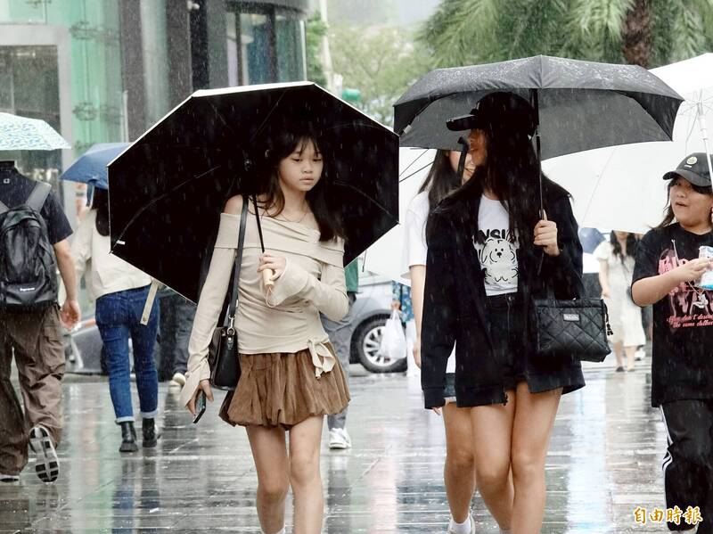 週六新竹以北整天濕涼 !  南來北往注意溫差