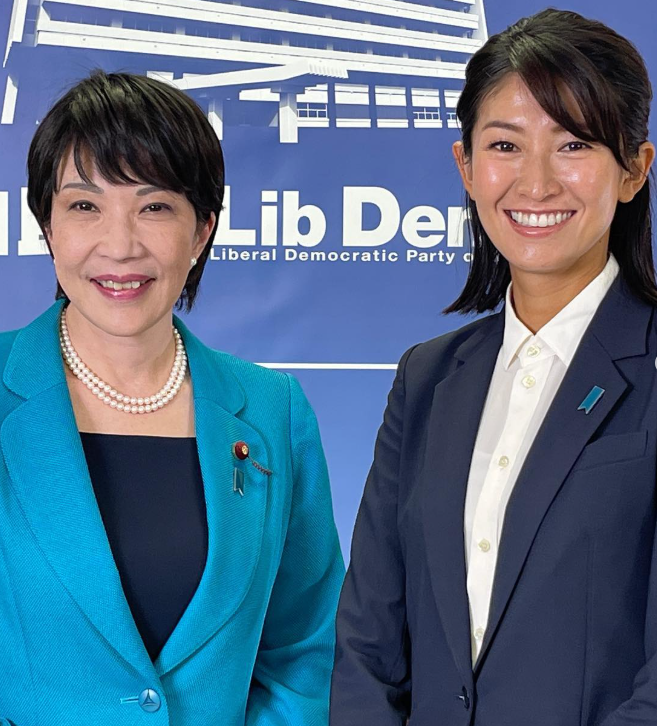 高市早苗将刚当选参议员不到一年的森下千里拉入内阁,被许多媒体视为「艺人入阁」象征。(翻摄自森下千里ig)
 高市早苗将刚当选参议员不到一年的森下千里拉入内阁,被许多媒体视为「艺人入阁」象征。(翻摄自森下千里ig)