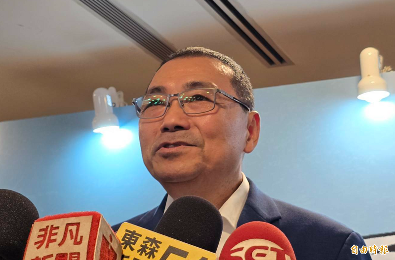 新北市長侯友宜今(24)日在市政行程中受訪,回應時事議題。(記者黃子暘攝) 新北市長侯友宜今(24)日在市政行程中受訪,回應時事議題。(記者黃子暘攝)