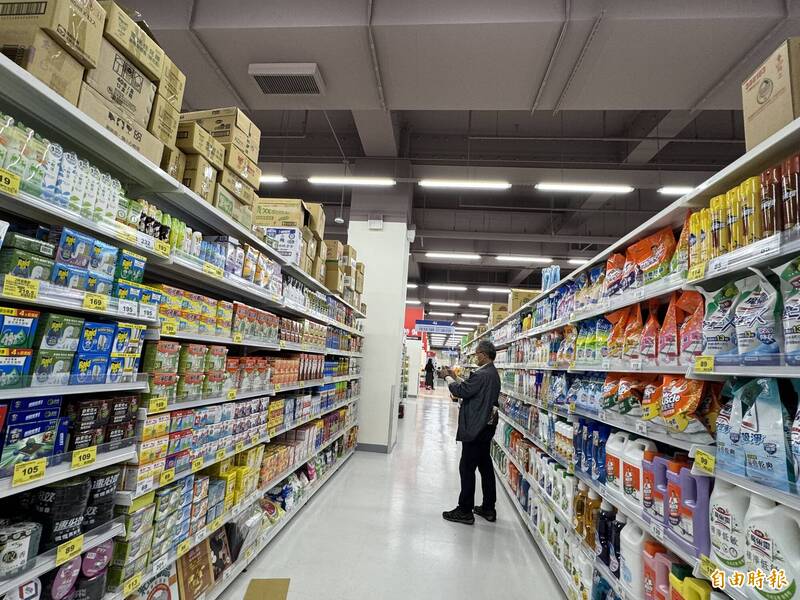 家樂福驚見韓國客「狂掃1物」 網曝：台灣產的真好用