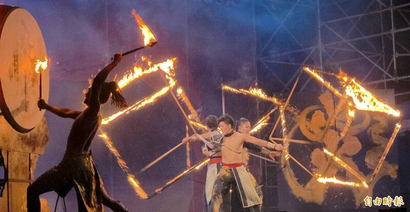 火舞燃夢！蔡宏毅「火神祭」台南首演 讓世界走進台灣