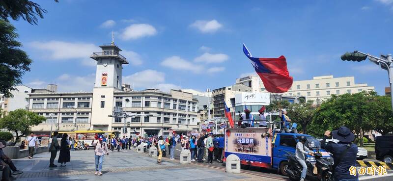 慶祝光復遊行經過「湯德章紀念公園」 吳依潔：最大的諷刺