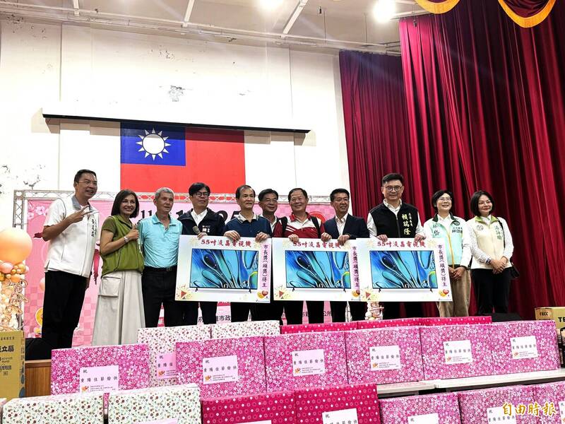 柯志恩掛「這柯不一樣」看板 可能對手4綠委有話說