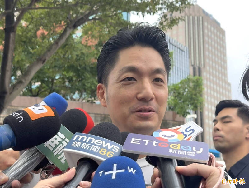 蔣萬安參與同志大遊行 遭民眾嗆聲：記得抗中保台