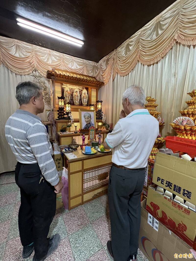 80岁陈姓阿嬷月初骑机车遇事故身亡，家属指责涉案司机及客运公司未积极面对。（记者翁聿煌摄）