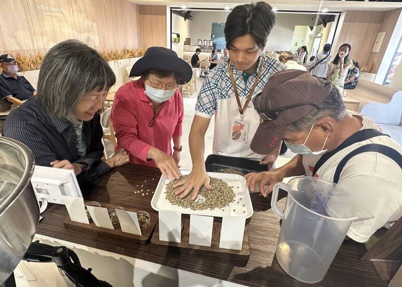 台南東山咖啡節登場! 烘豆、手沖咖啡體驗 11/1加碼咖啡朝聖路