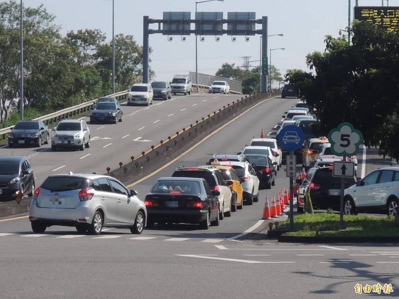 光復節國道19處地雷路段 國5北上恐塞到半夜