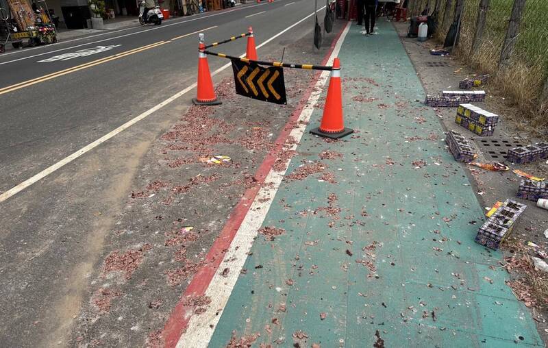 高雄廟會半夜擴音放煙火釀空污 6張罰單裁罰18360元