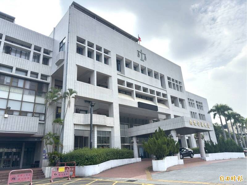 差一轮的异国恋、姐弟恋，伊朗人常以「打过两伊战争」恐吓妻子，并言语和动作暴力，南投地院法官判准离婚。（记者陈凤丽摄）