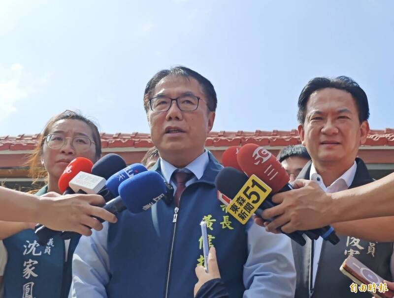 台南後壁發生豬隻被擅自載運、移動的情事,市長黃偉哲嚴厲斥責。(記者吳俊鋒攝) 台南後壁發生豬隻被擅自載運、移動的情事,市長黃偉哲嚴厲斥責。(記者吳俊鋒攝)