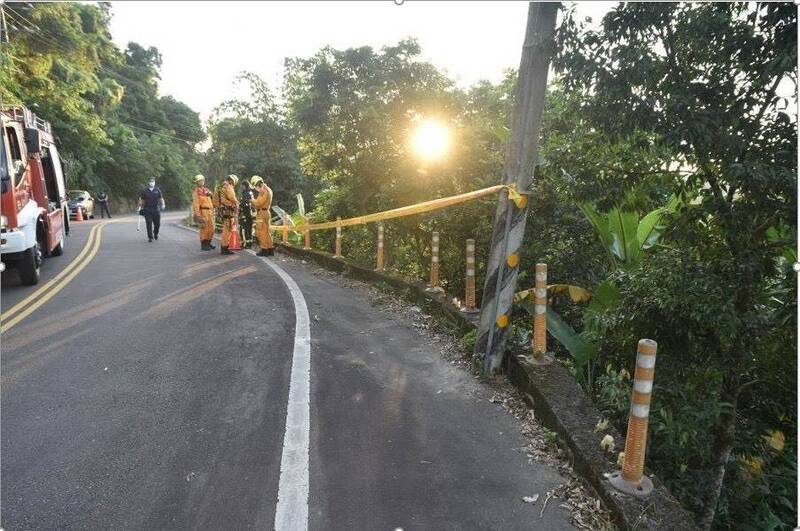 棄屍地點在山區一處邊坡下的山溝。(民眾提供) 棄屍地點在山區一處邊坡下的山溝。(民眾提供)