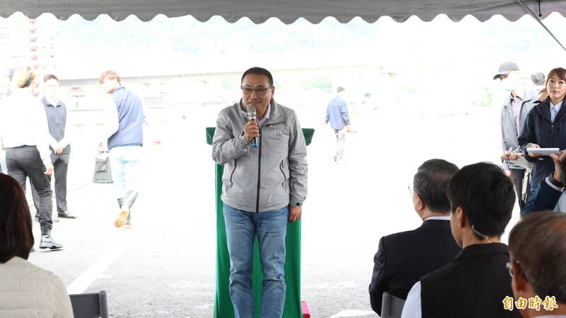 新北市長侯友宜表示,新北市公有市場豬肉攤商將減免使用費,助業者度過難關。(記者黃政嘉攝) 新北市長侯友宜表示,新北市公有市場豬肉攤商將減免使用費,助業者度過難關。(記者黃政嘉攝)