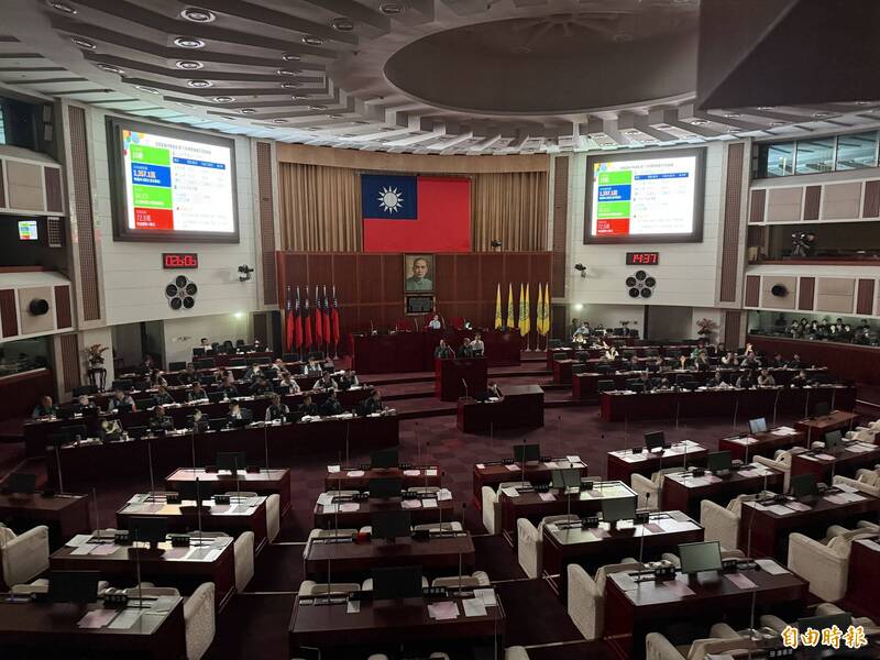 北市議會3分鐘內二度停電! 先恢復記者室電力 台下依然暗矇矇