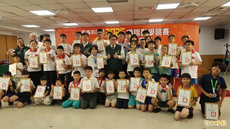 用數學看世界!台南學子國際數學賽 勇奪殊榮